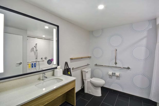 Images Tru by Hilton Beavercreek Dayton