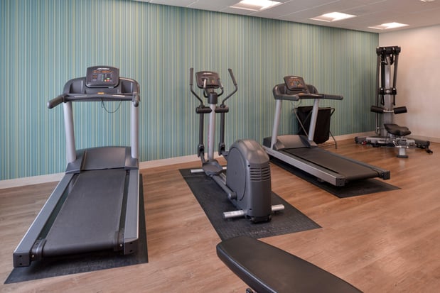 Images Holiday Inn Express & Suites Omaha - 120th And Maple by IHG