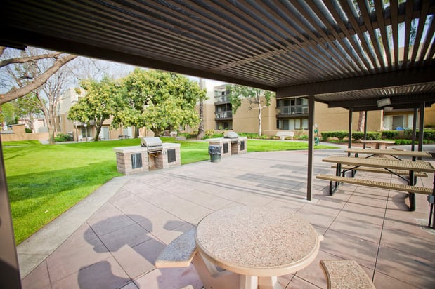 Images Oak Park Apartments