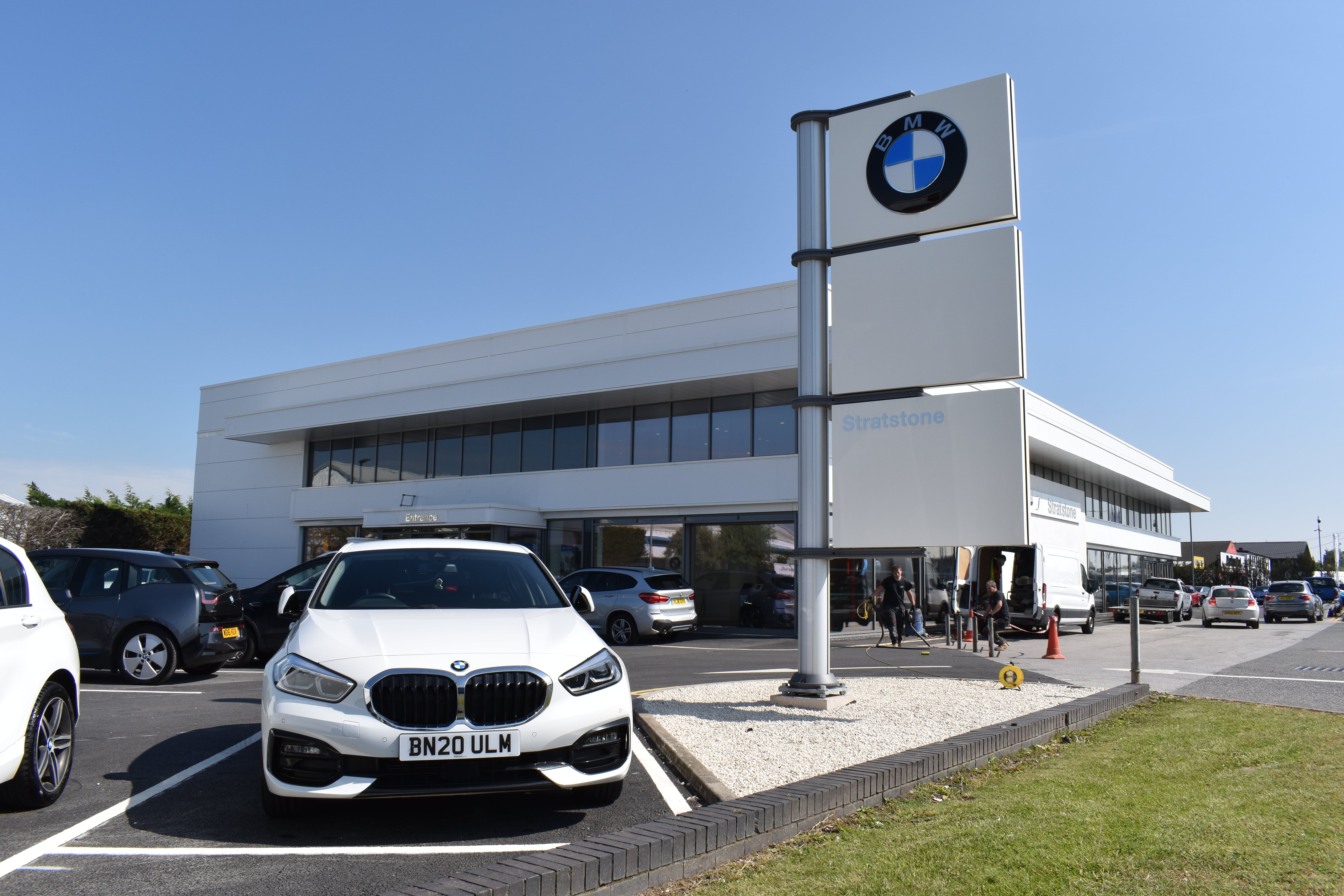 Images Stratstone BMW Doncaster