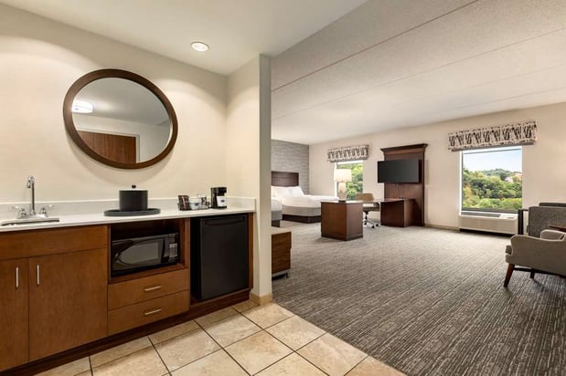 Images Hampton Inn & Suites Pittsburgh/Waterfront-West Homestead