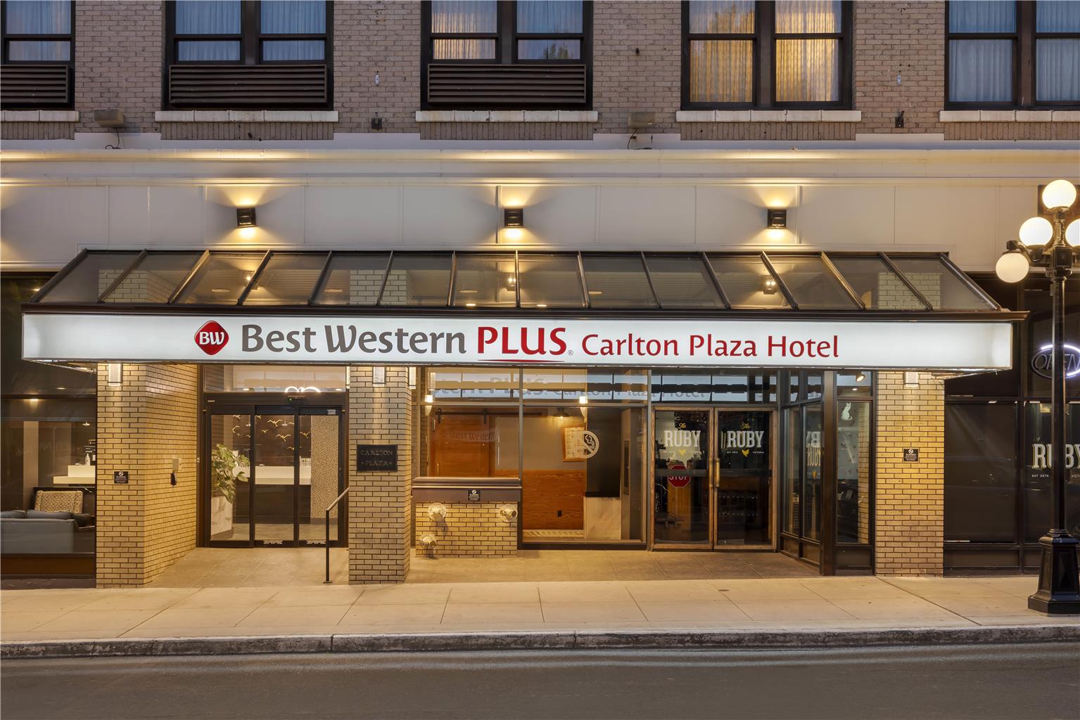 Images Best Western Plus Carlton Plaza Hotel