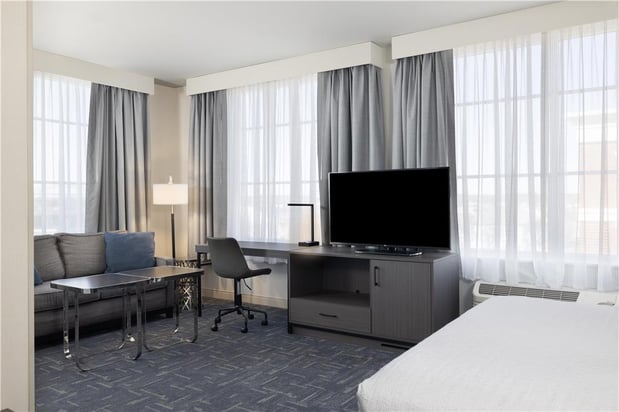 Images Hampton Inn & Suites Portsmouth Downtown