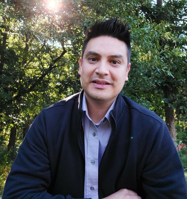 Images Nicolas Gudino, Counselor