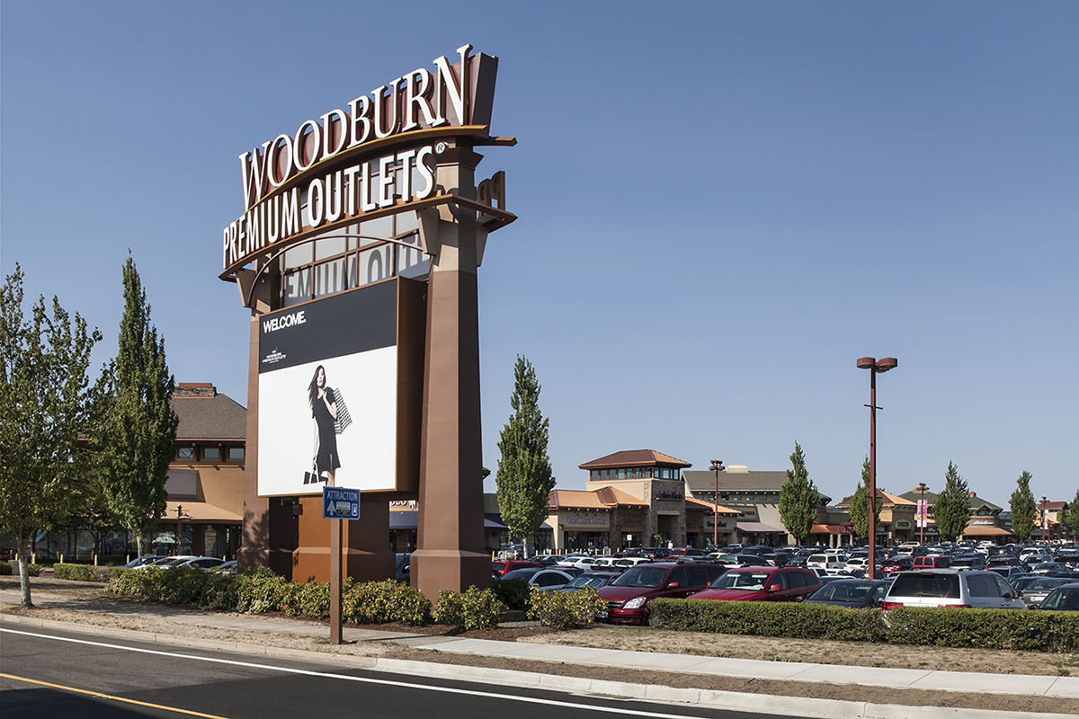 nike store in woodburn