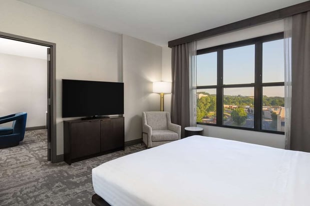 Images Hilton Promenade at Branson Landing