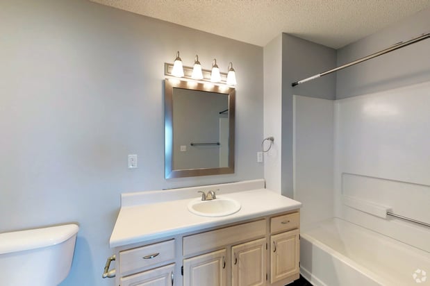 Images Summer Chase Apartments