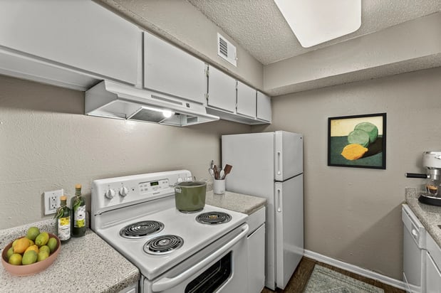 Images 5636 Apartment Homes