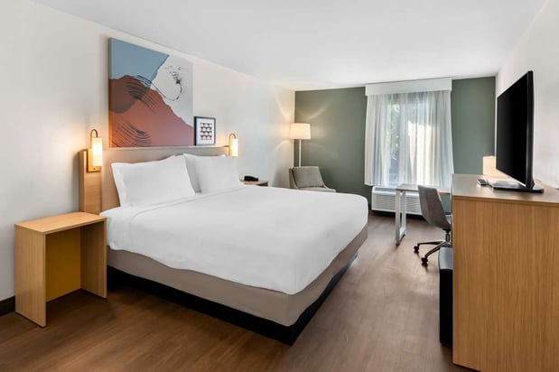 Images Spark by Hilton Calhoun