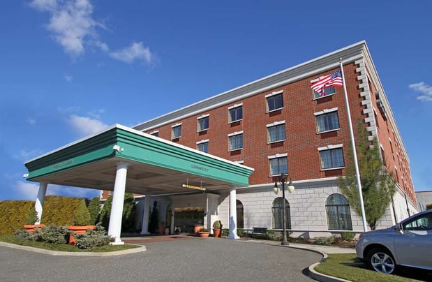 Images Hampton Inn & Suites Rockville Centre