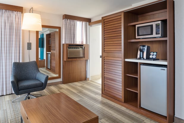 Images Holiday Inn Express Waikiki by IHG