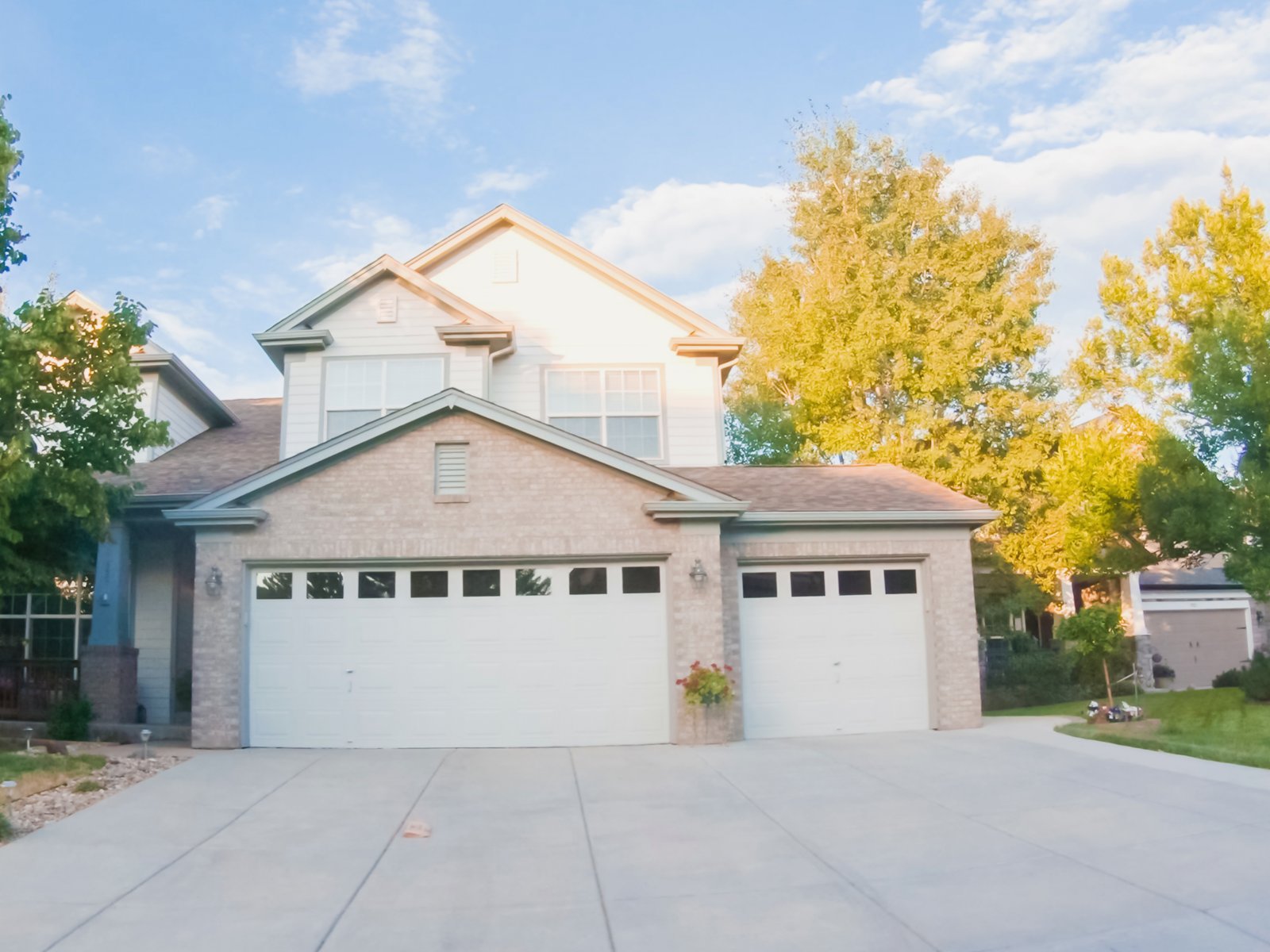 Victor's Garage Door Installers