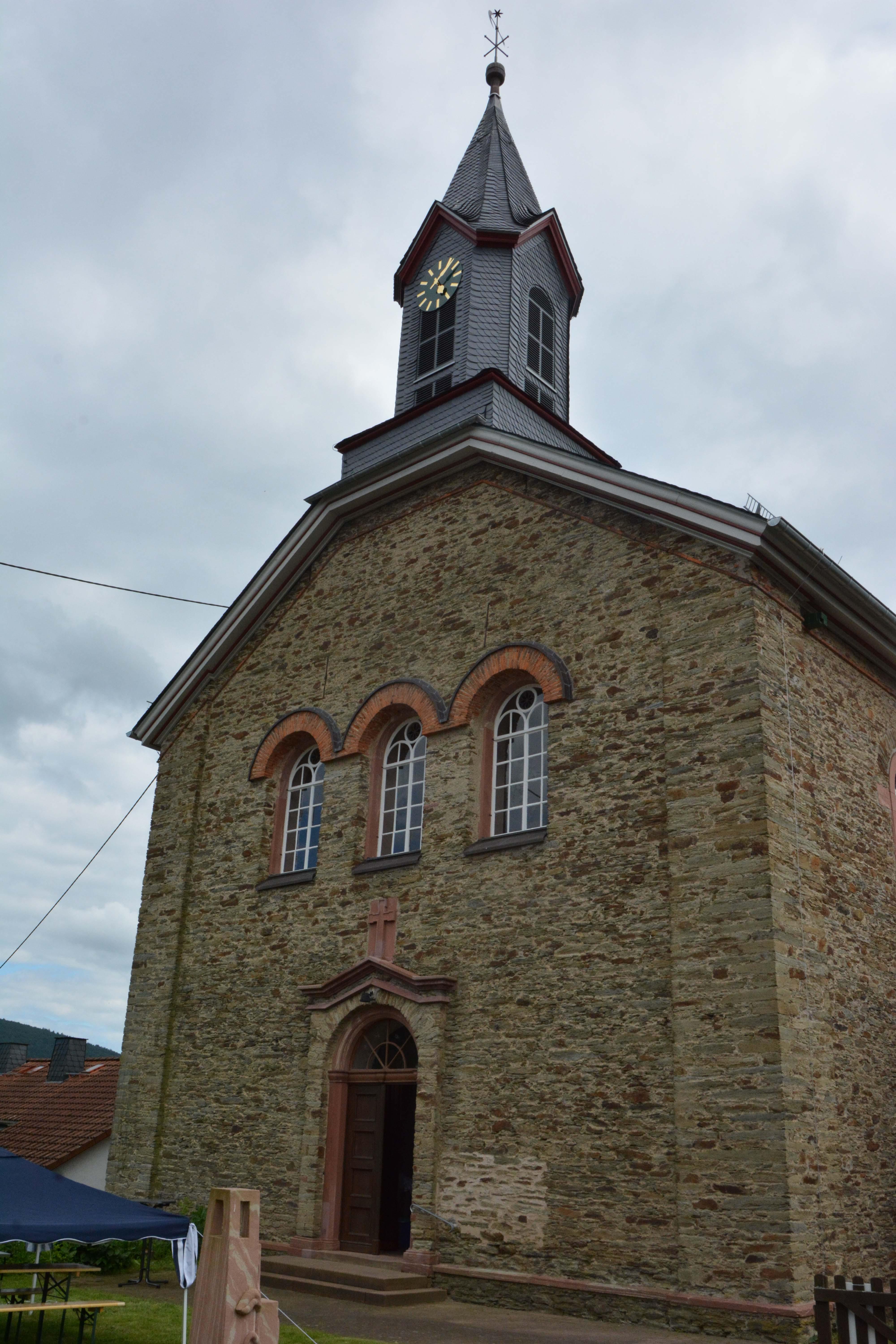 Bild 1 Evangelische Kirche Reichenbach - Evangelische Kirchengemeinde Steinfischbach-Reichenbach in Waldems