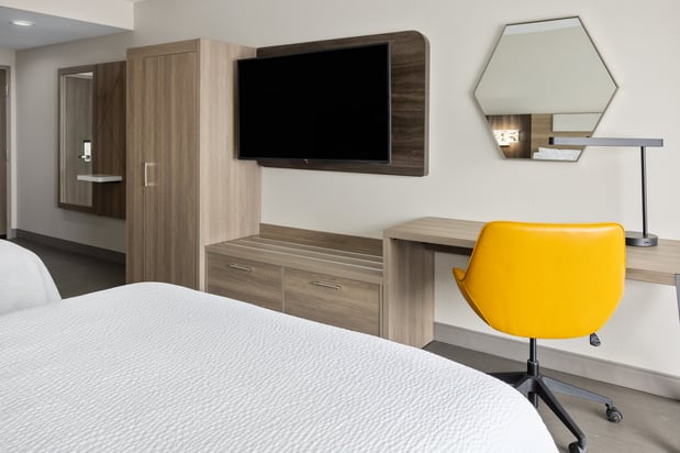 Images Holiday Inn Express & Suites Waynesboro East by IHG