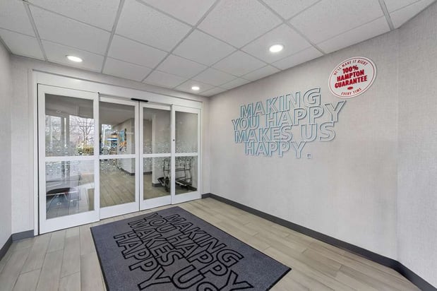 Images Hampton Inn & Suites Charlotte-Airport