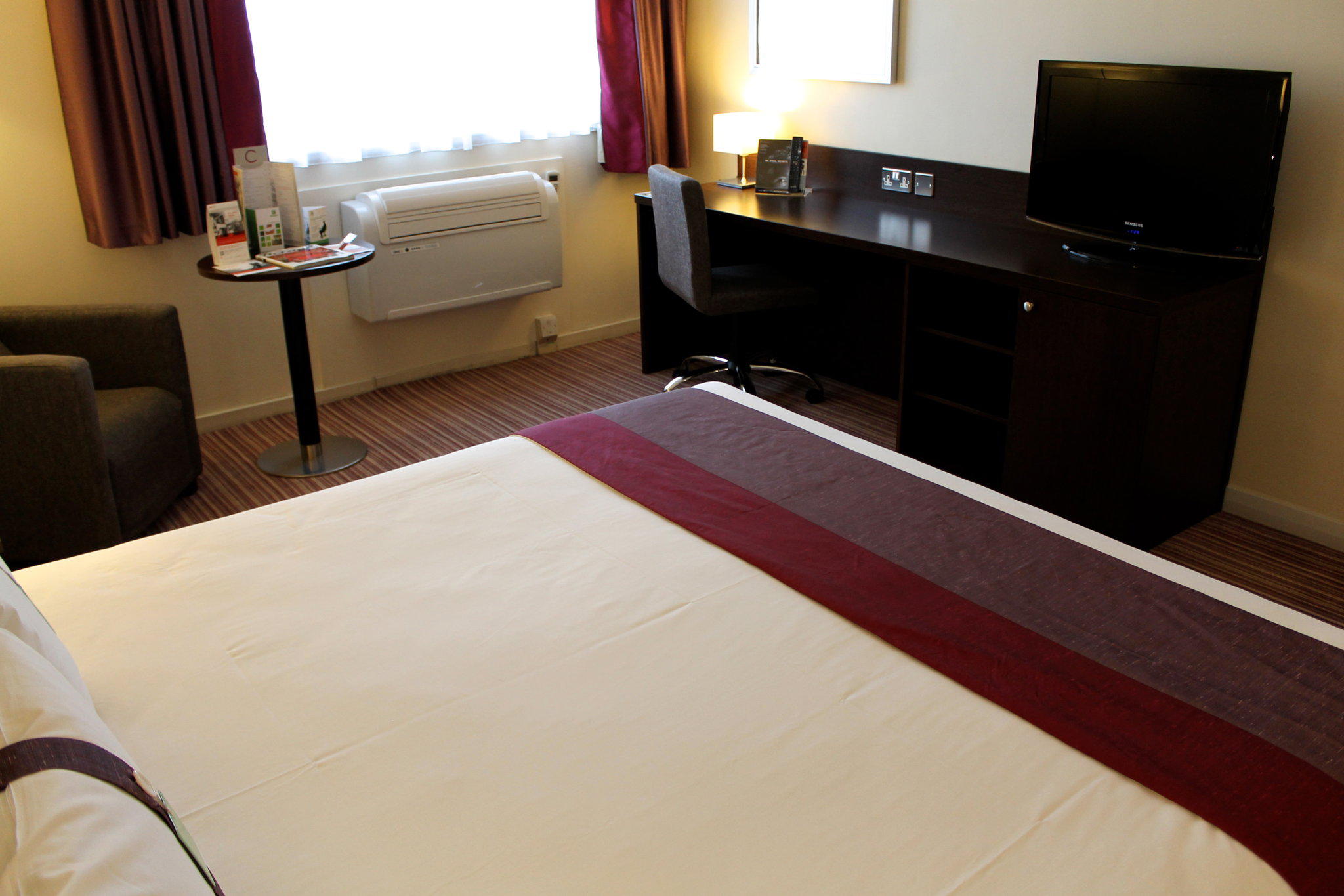 Holiday Inn Slough - Windsor, an IHG Hotel Slough 03333 209351