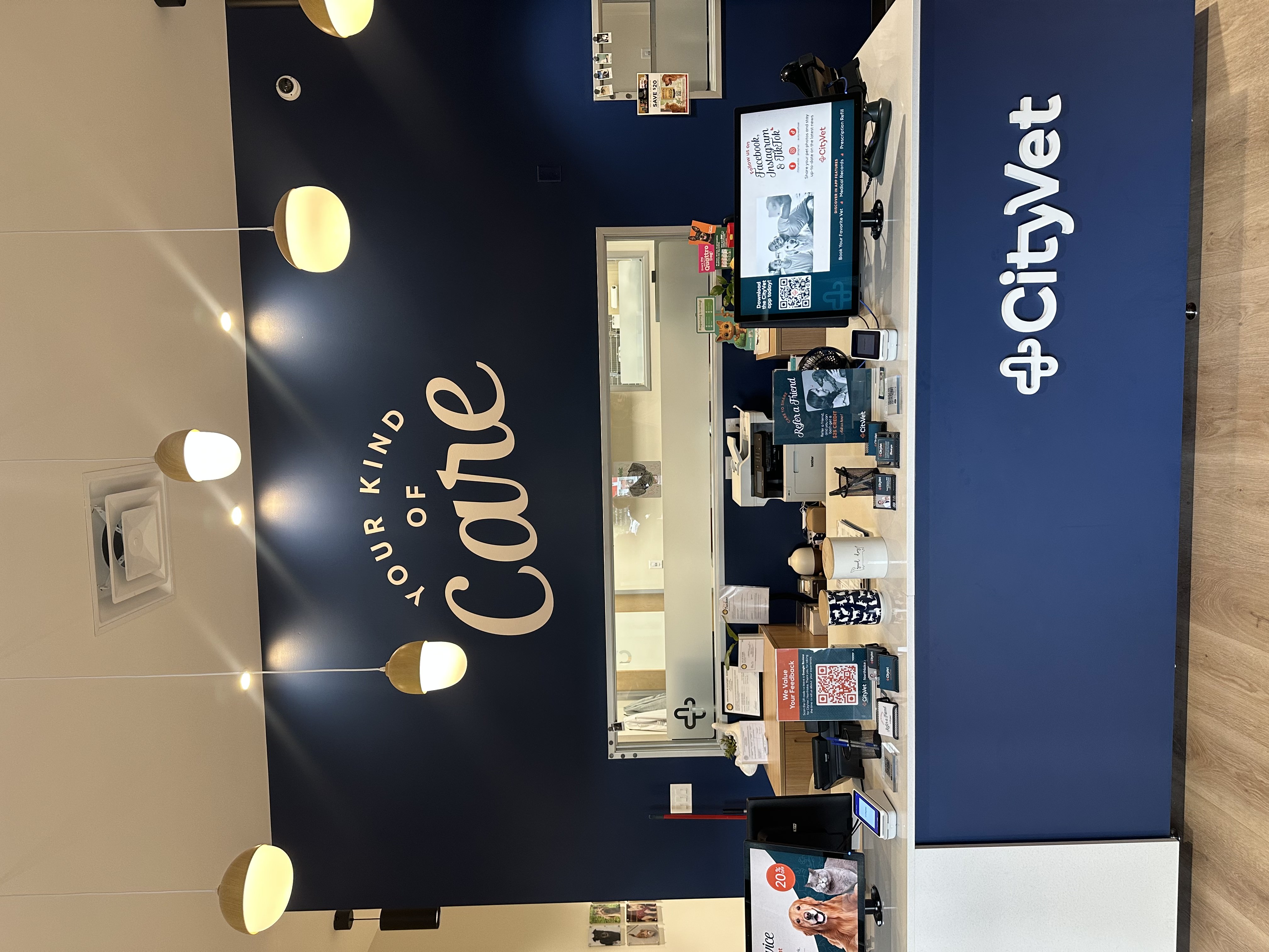 CityVet | Northlake front desk
