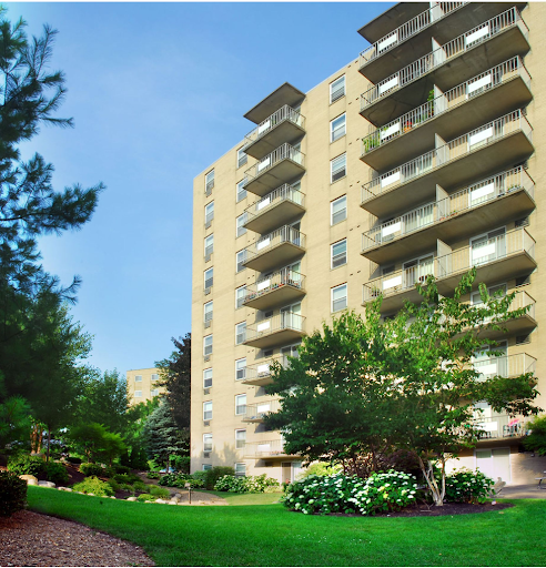 Images 200 West Apartments