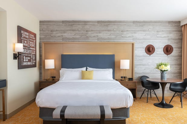 Images Holiday Inn & Suites Nashville Downtown - Broadway by IHG