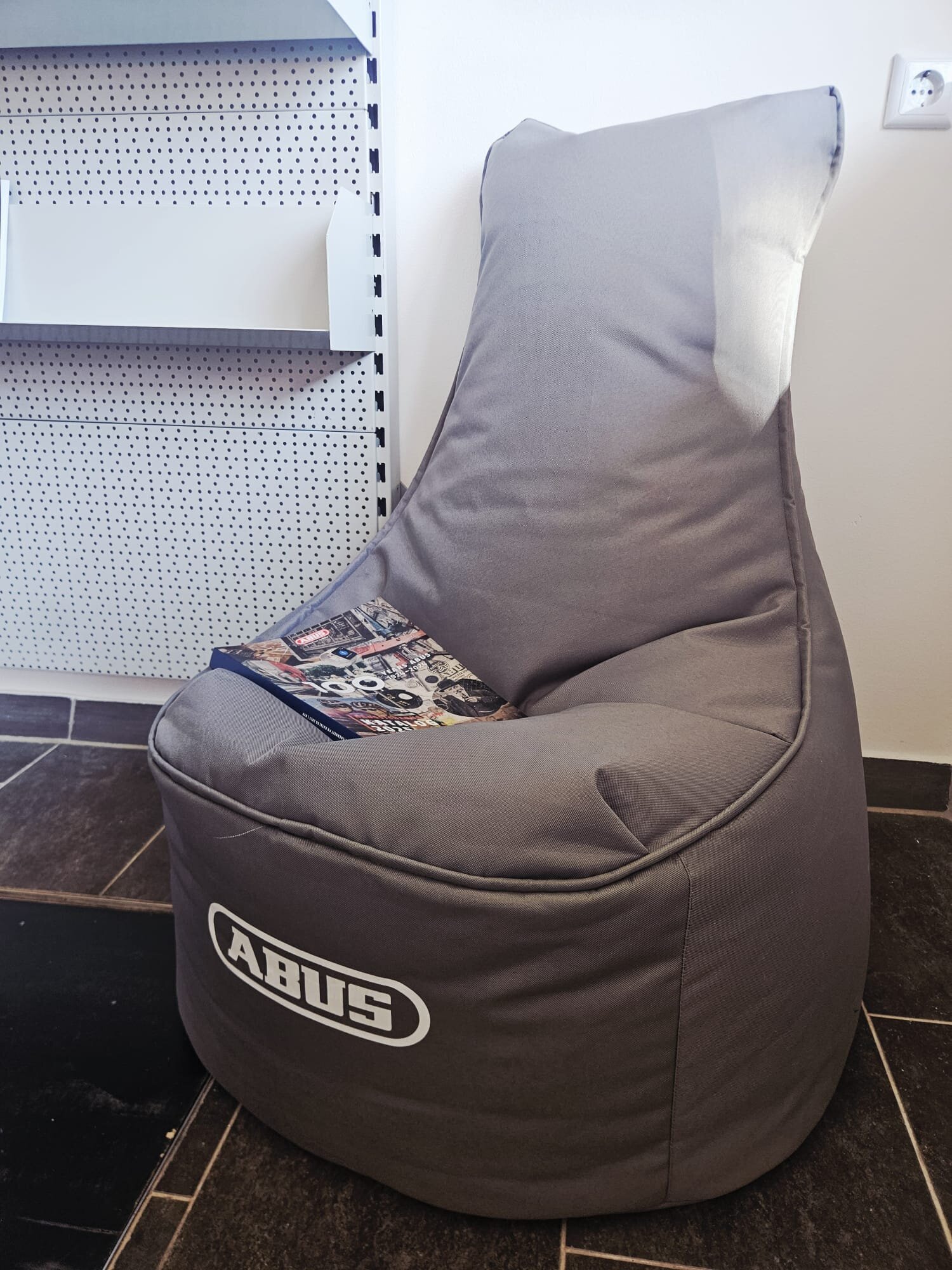 Schlüsseldienst Denis Tschajkovski   Türöffnung, Hauptstraße 50 in Berlin