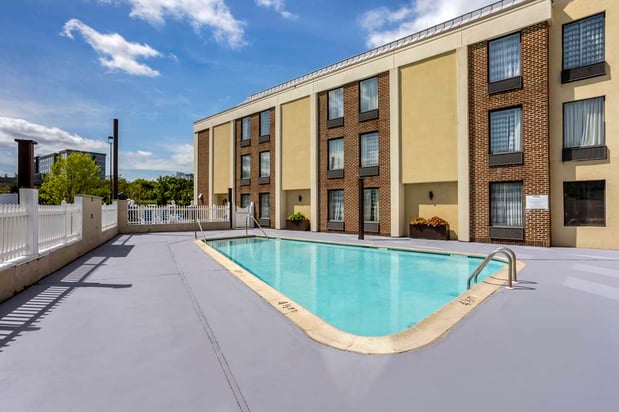 Images Best Western Harrisburg North