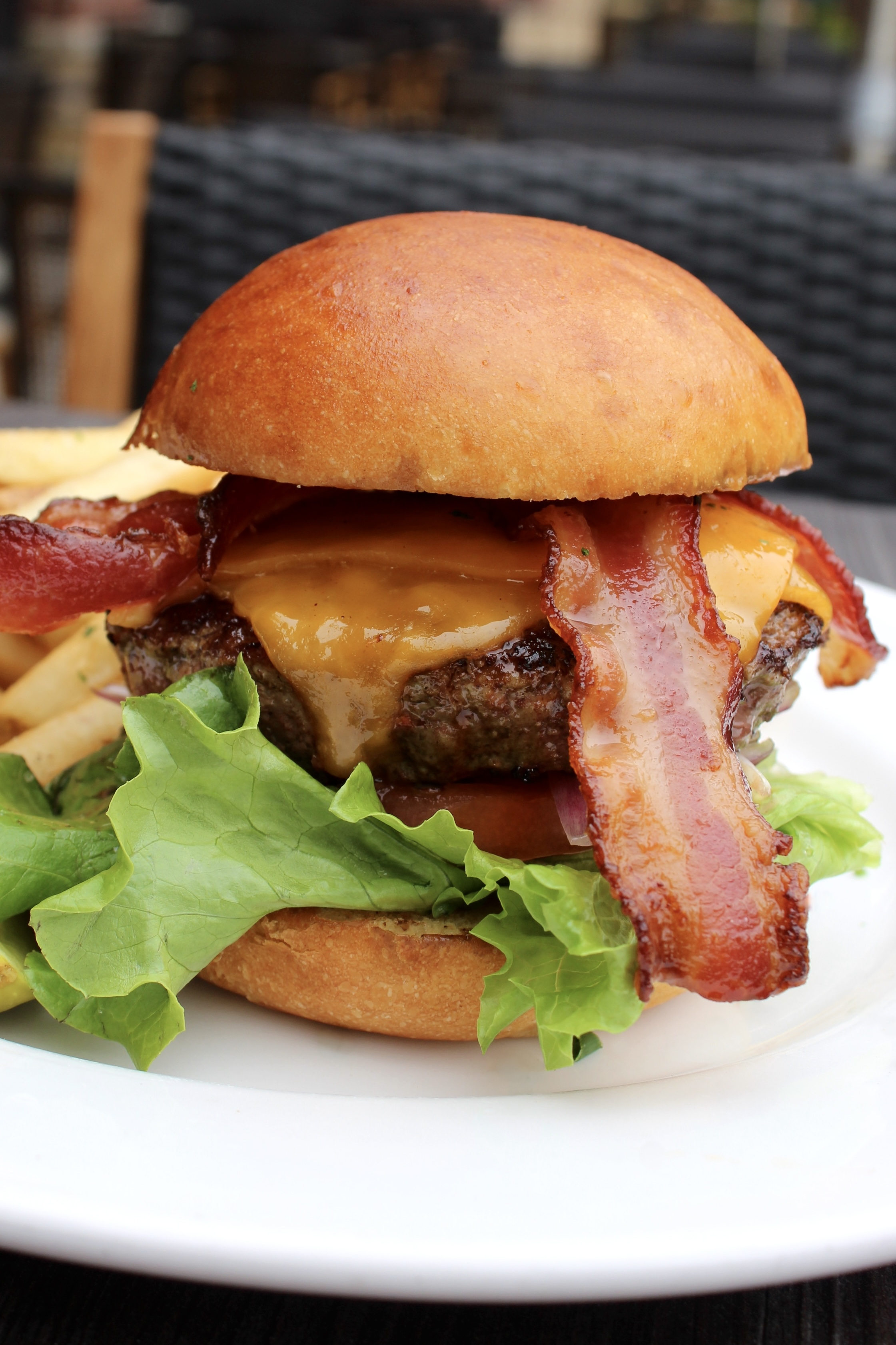 Mama's Houseblend Burger: 1/2 OFF on Thursdays! 