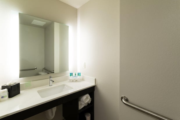 Images Holiday Inn Express & Suites Lincoln I - 80 by IHG