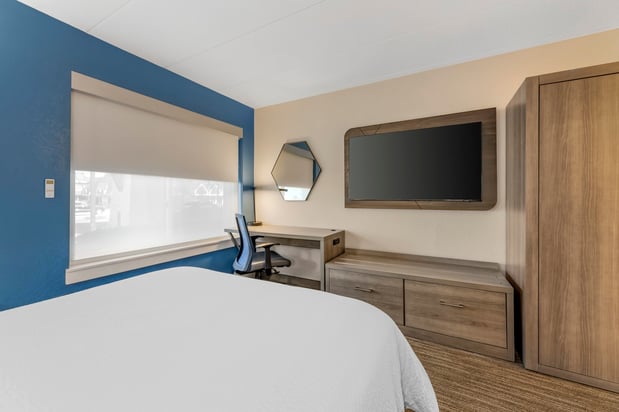 Images Holiday Inn Express Chicago-Downers Grove by IHG