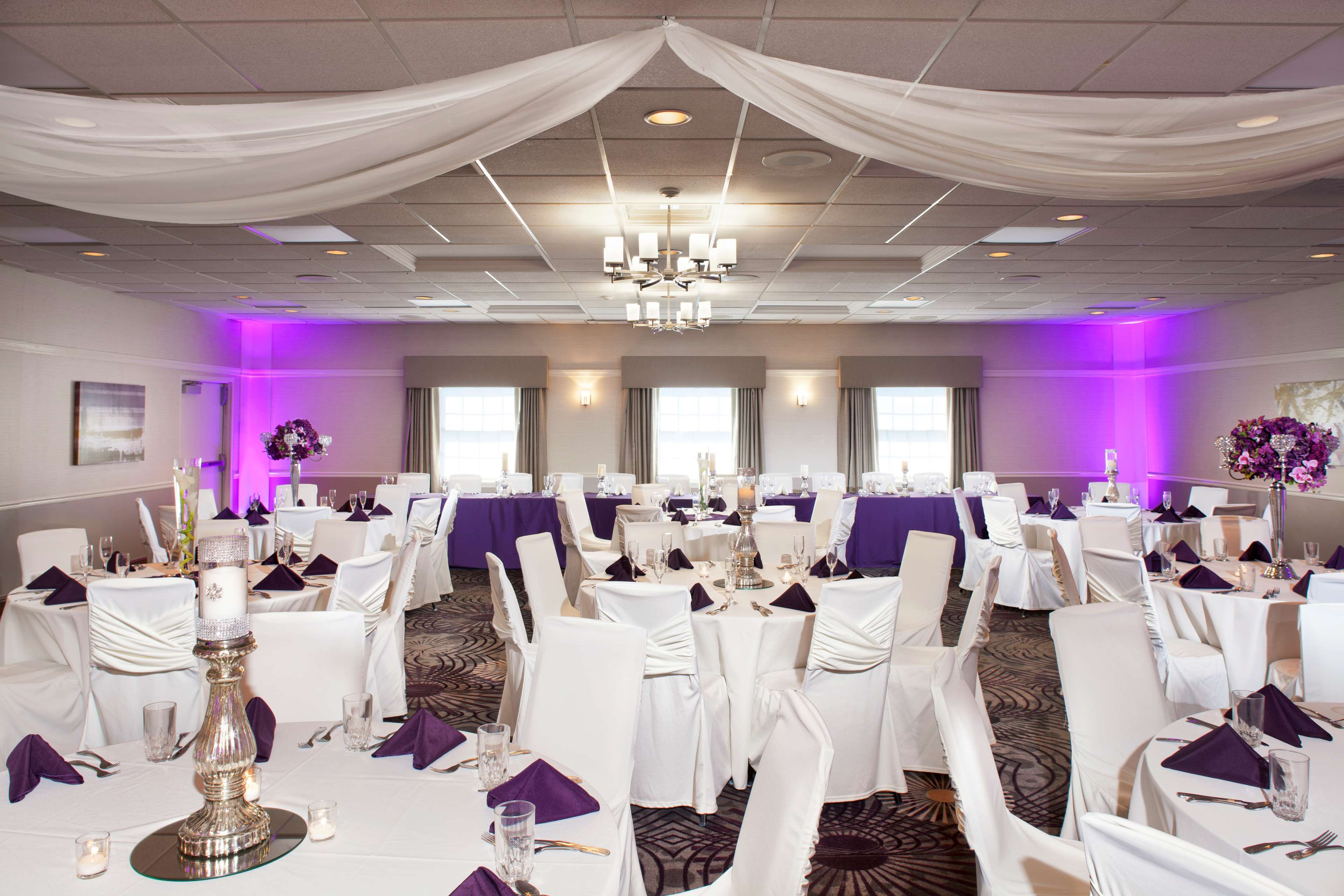 Best Western Plus Steeplegate Inn in Davenport, IA (Hotels & Motels