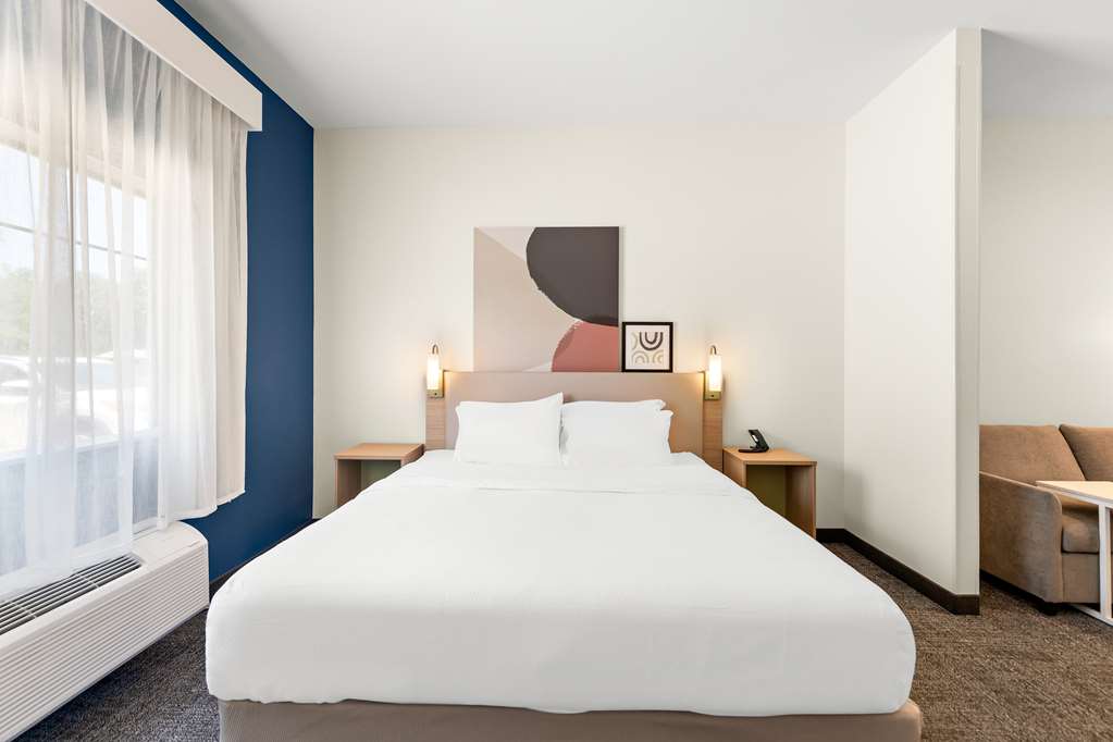 Guest room