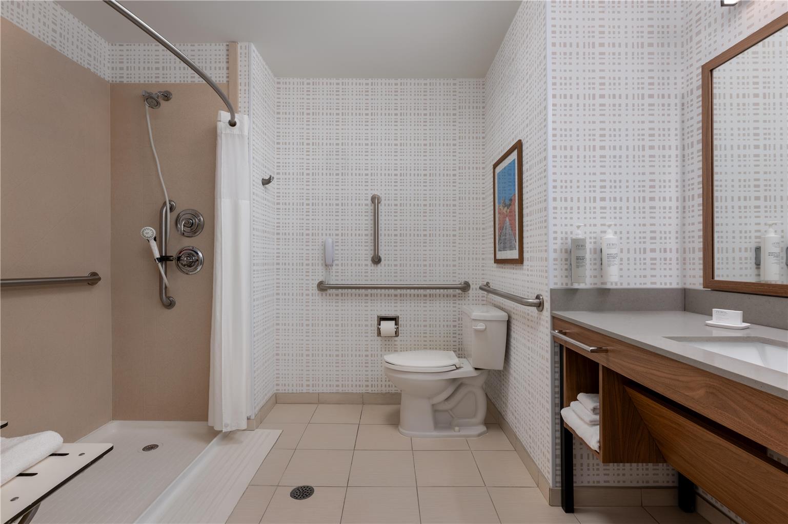 Guest room bath