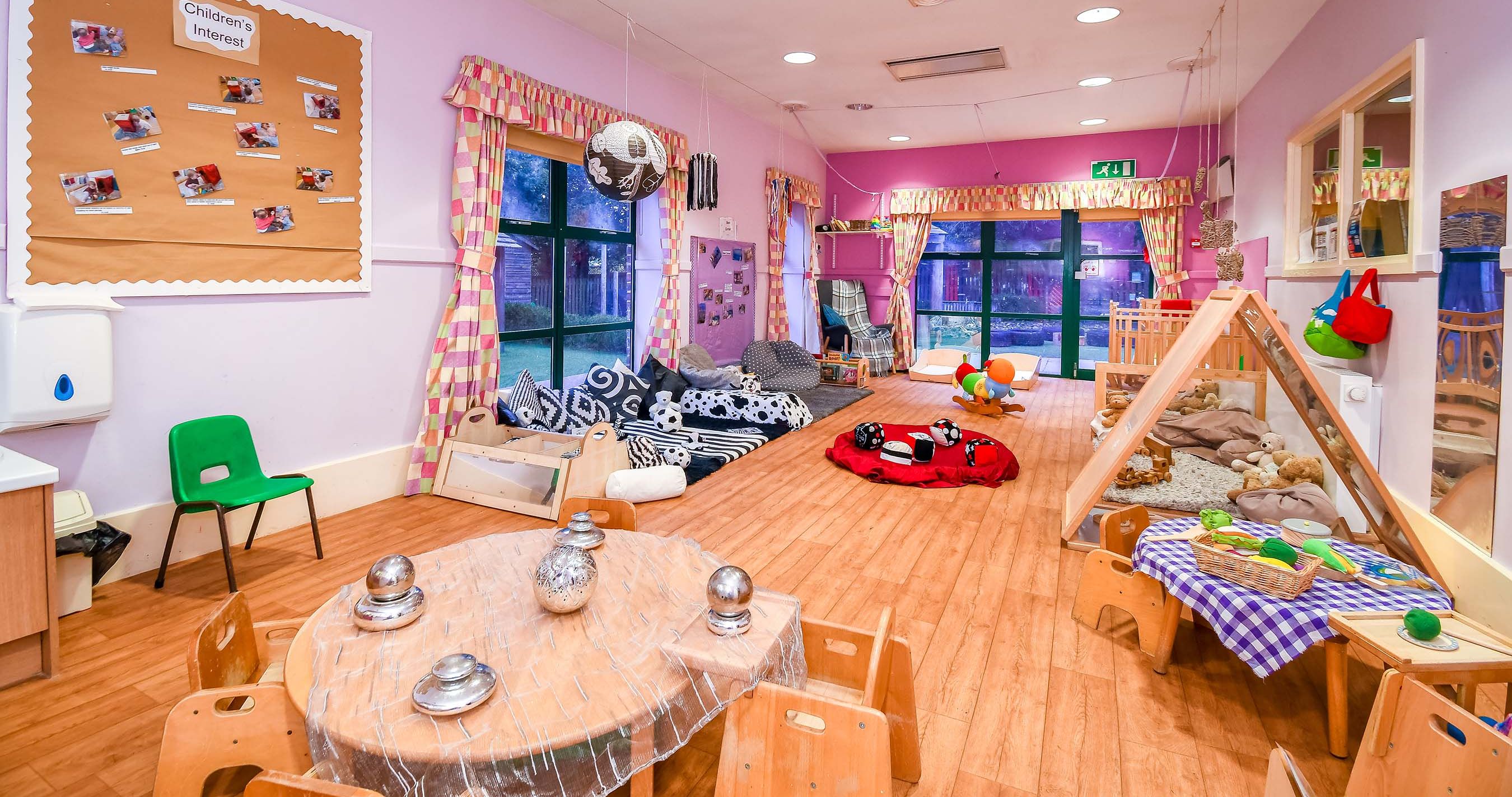 Images Busy Bees Childcare Nursery in Basingstoke