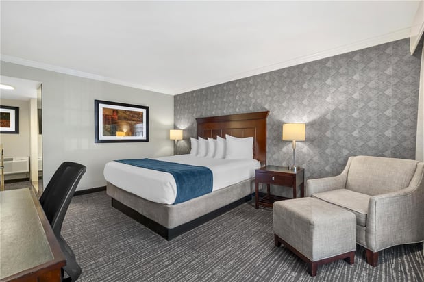 Images Best Western Plus Carriage Inn