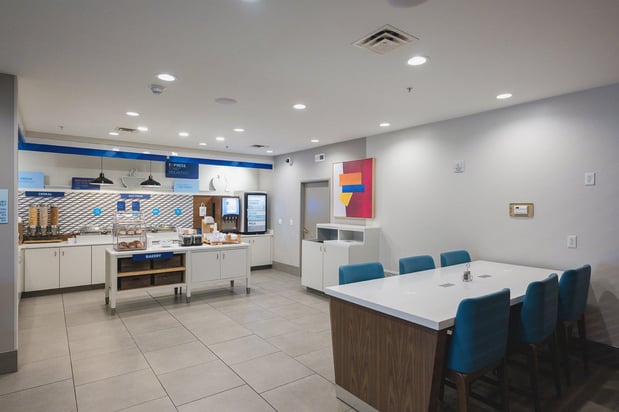 Images Holiday Inn Express & Suites Marquette by IHG