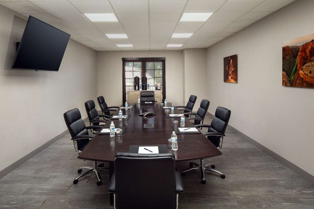 Meeting Room DoubleTree by Hilton Phoenix Mesa Mesa (480)833-5555