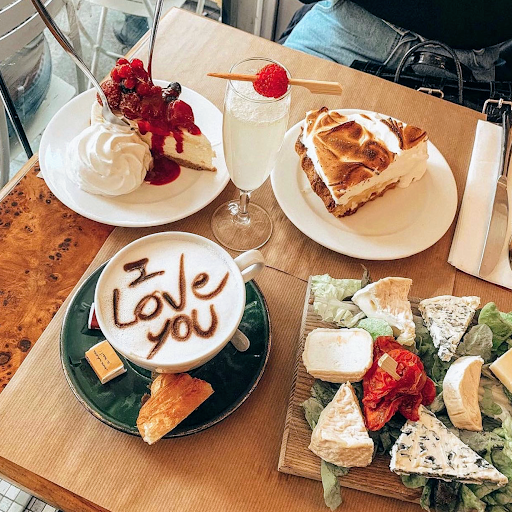 Le Voltigeur café, bar, brasserie