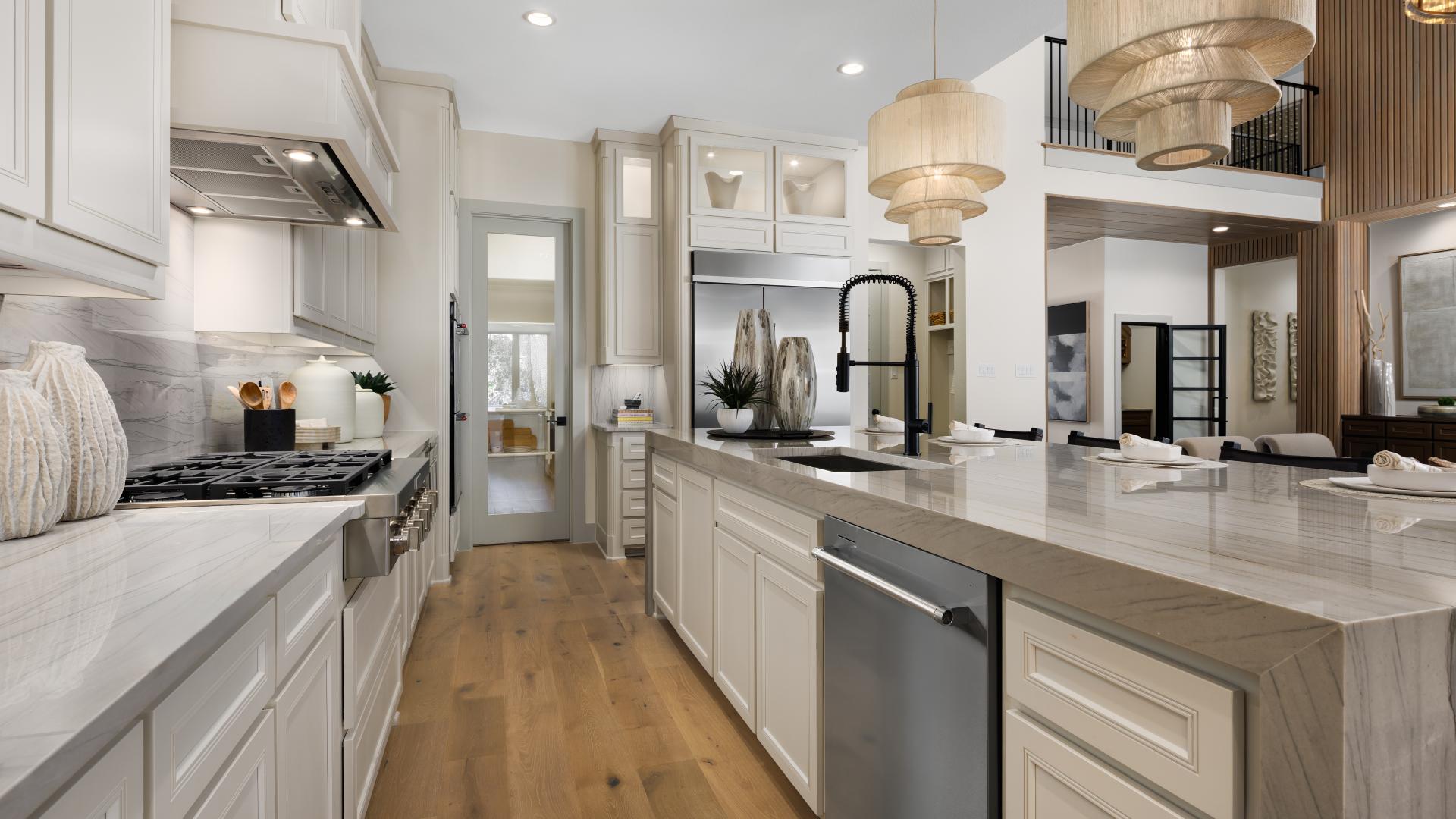 Spacious kitchen 