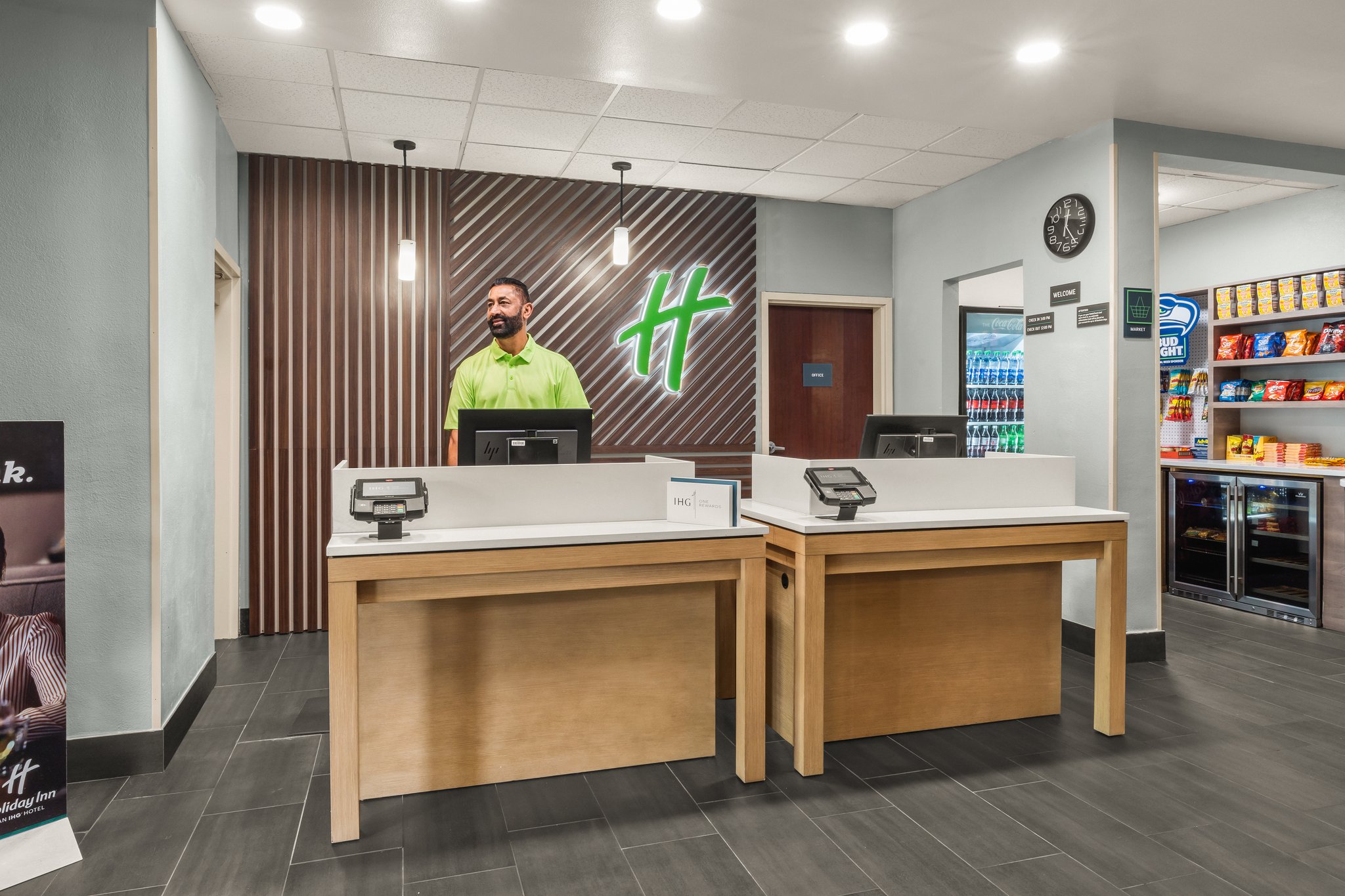 Holiday Inn & Suites Bothell by IHG Image