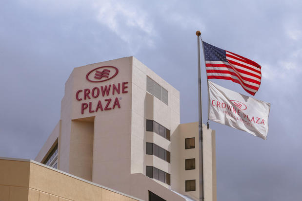 Images Crowne Plaza Virginia Beach Town Center by IHG