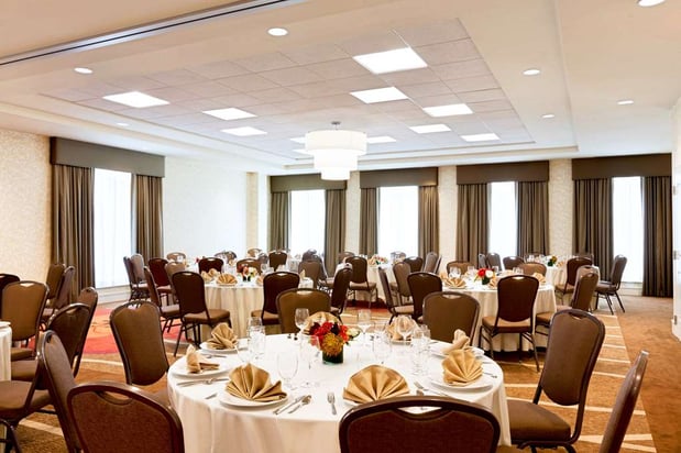 Images Hilton Garden Inn Boston Logan Airport