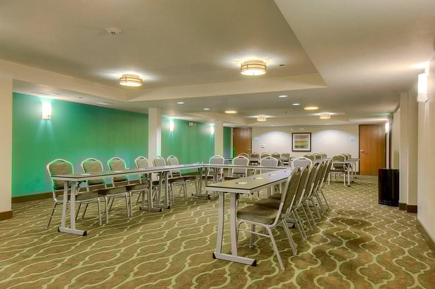 Images Holiday Inn Express & Suites Carlsbad Beach by IHG