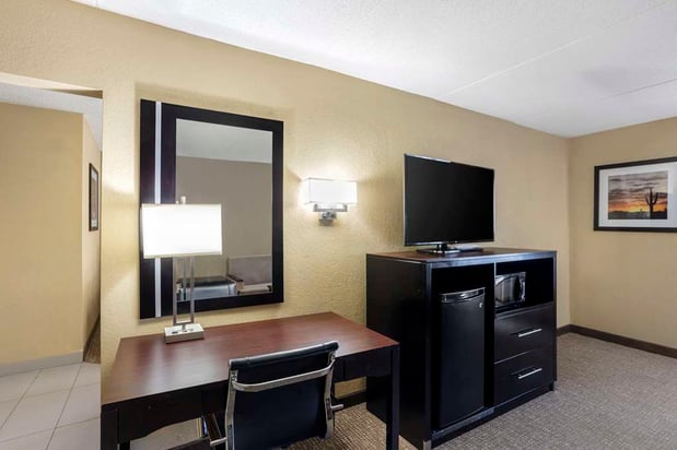 Images Best Western Harrisburg North