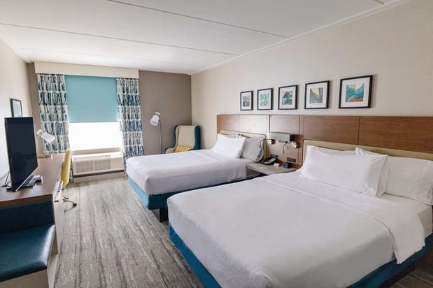 Images Hilton Garden Inn Lakewood