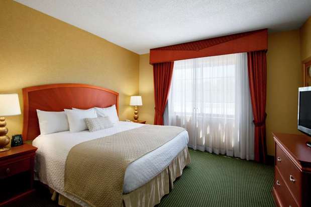 Images Embassy Suites by Hilton Greensboro Airport
