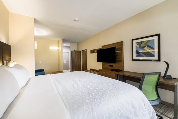 Images Holiday Inn Express & Suites Columbus by IHG