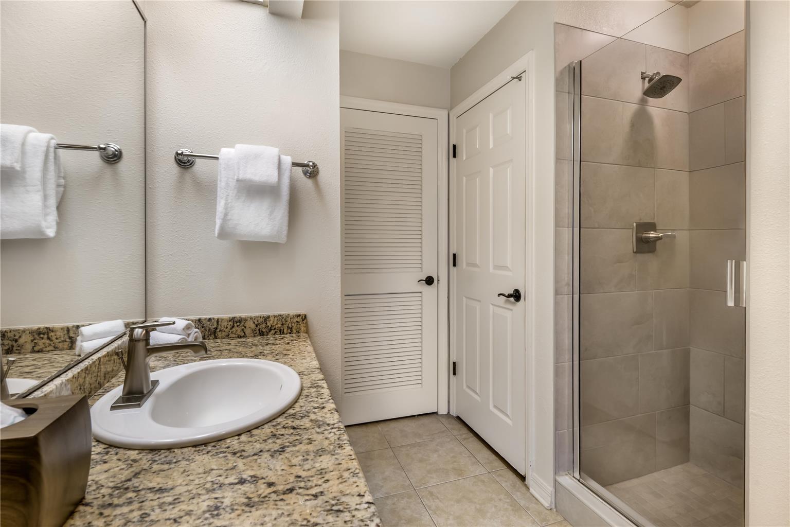 Guest room bath 