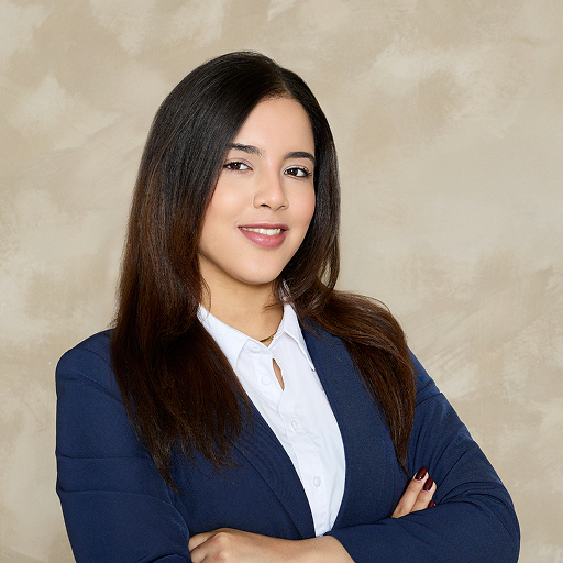 Mederlyn Frias headshot.