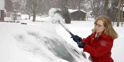 3 Tips for Getting Ice & Snow Off Your Windshield