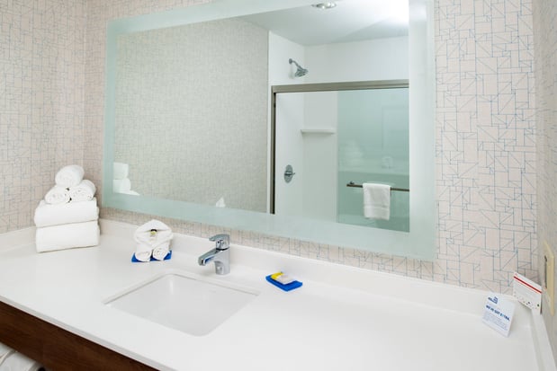 Images Holiday Inn Express & Suites Los Angeles Downtown West by IHG
