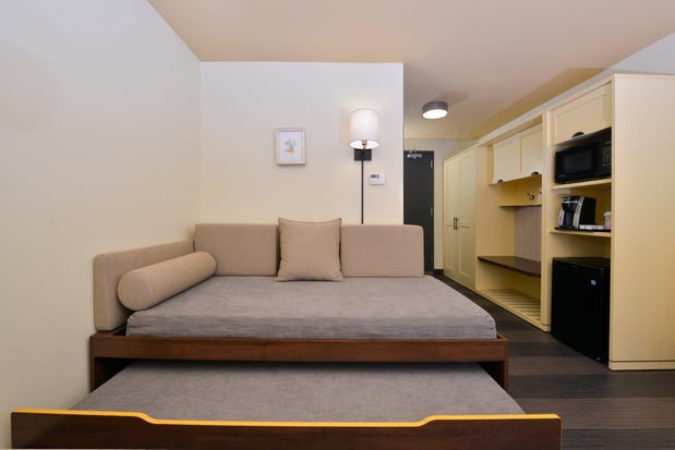 Images Holiday Inn Kansas City Airport by IHG